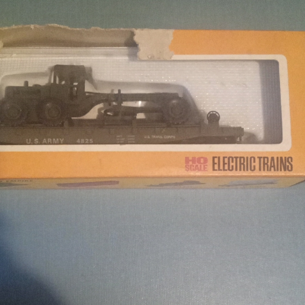 Cox HO US Army Flat Car With Road Grader
